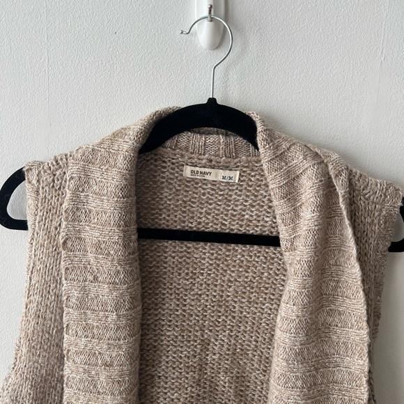 Old navy knit vest - Picture 2 of 3